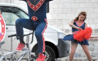 Jeffy et Emy Stars - Spectacle burlesque et acrobatique