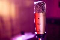 microphone-3351066-1920.jpg
