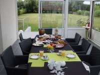 pic-vert-salle-petit-dej.jpg